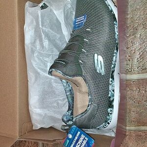 NWT Women's Sketchers